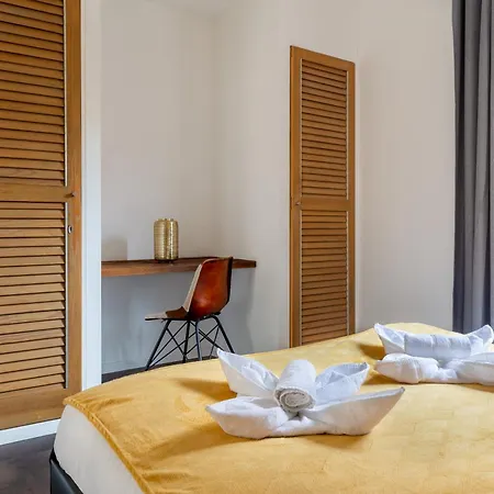 Travel Homes - The Rokst: Rare, And Modern