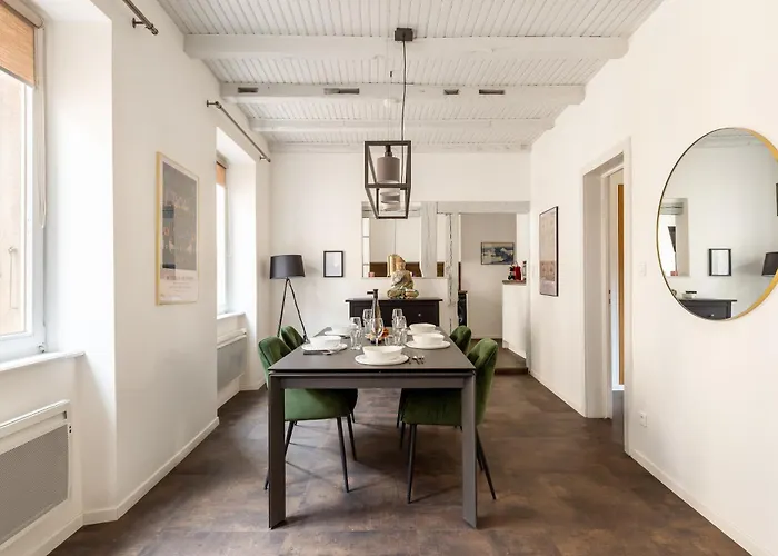 Travel Homes - The Rokst: Rare, And Modern Apartamento